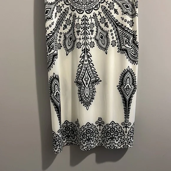 ABSTRACT A-LINE DRESS (10) - Picture 7 of 11